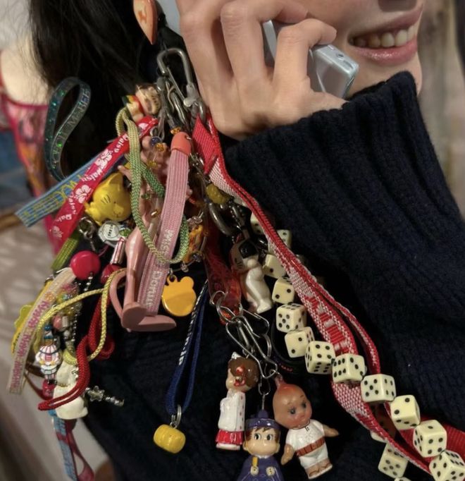 给手机“穿金戴银”爱游戏这届年轻人(图7)