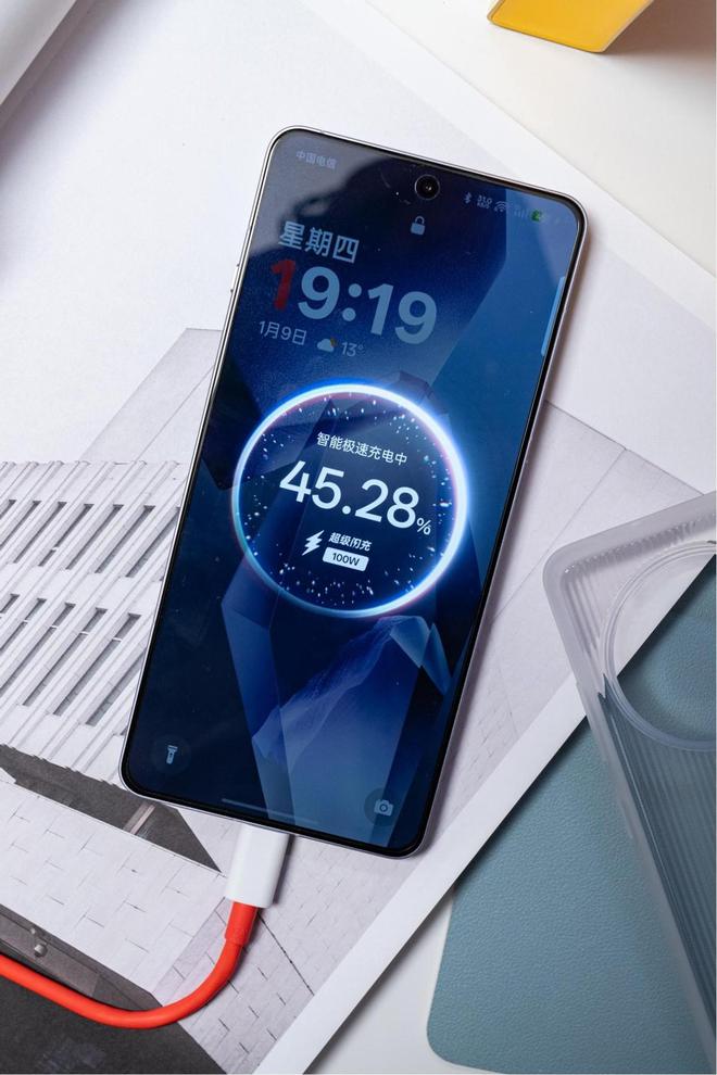 米K80 Pro：国补当下性价比直屏手机该怎么选爱游戏app网站手机版一加Ace