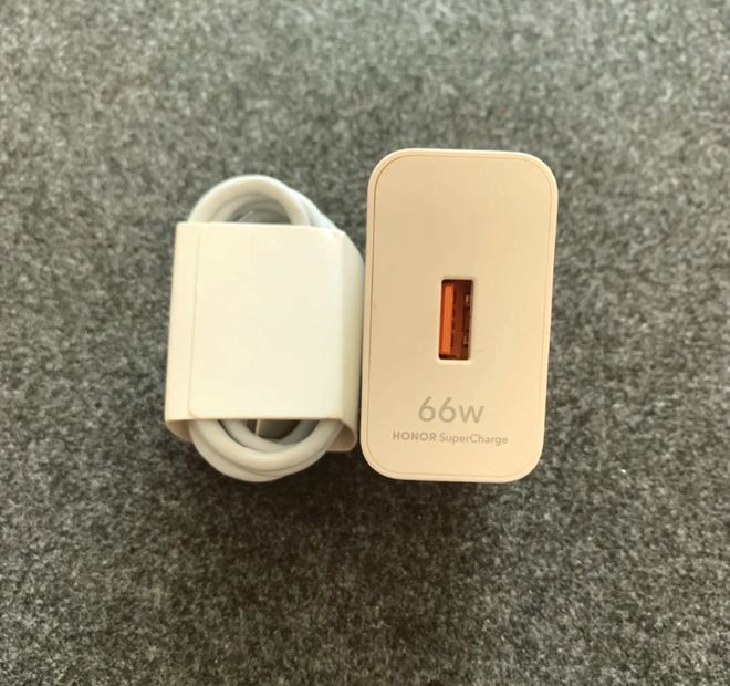 ：66W有线快充+北斗功能三证也已齐全AYX爱游戏APP荣耀神秘新机突然入网(图4)