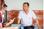 人床上色聊内容曝光艳照流出：其父是领导A